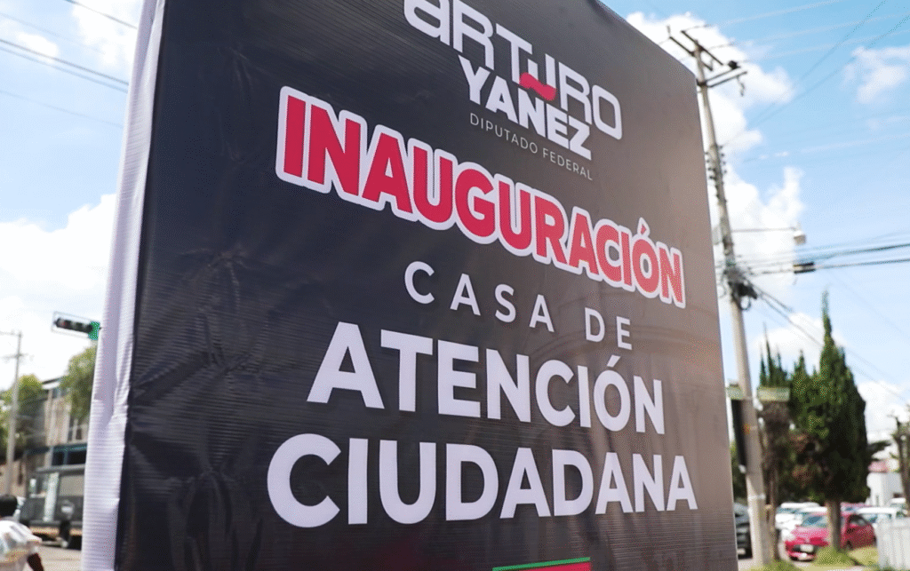 y1-1024x643 Arturo Yáñez abre oficina de gestión en Durango y rinde cuentas del Congreso