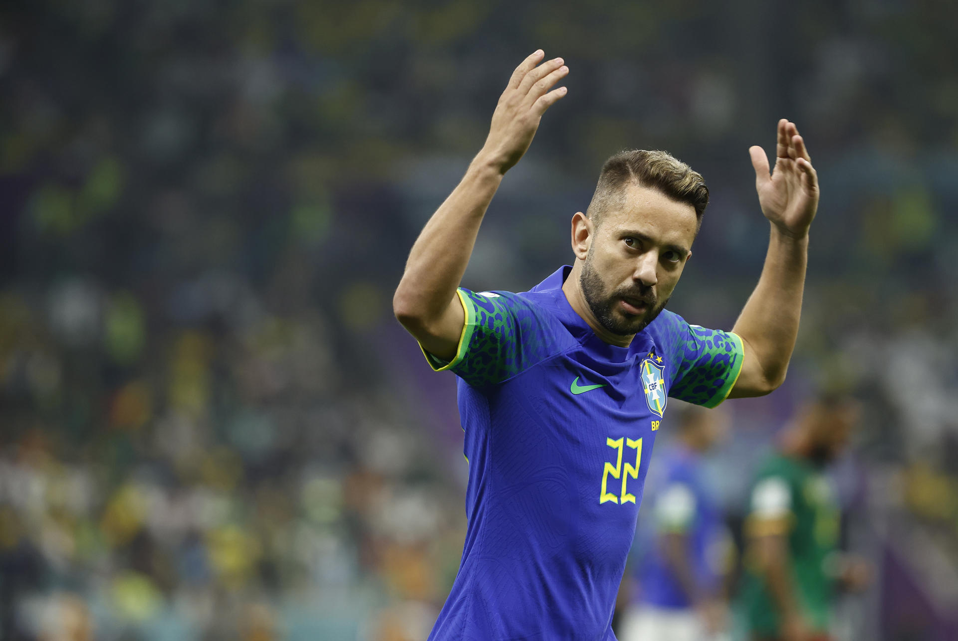 4d5fe87fcfce1932e704eb0750d8613f1c27ab4bw El mediapunta Everton Ribeiro, mundialista con Brasil, padece cáncer de tiroides